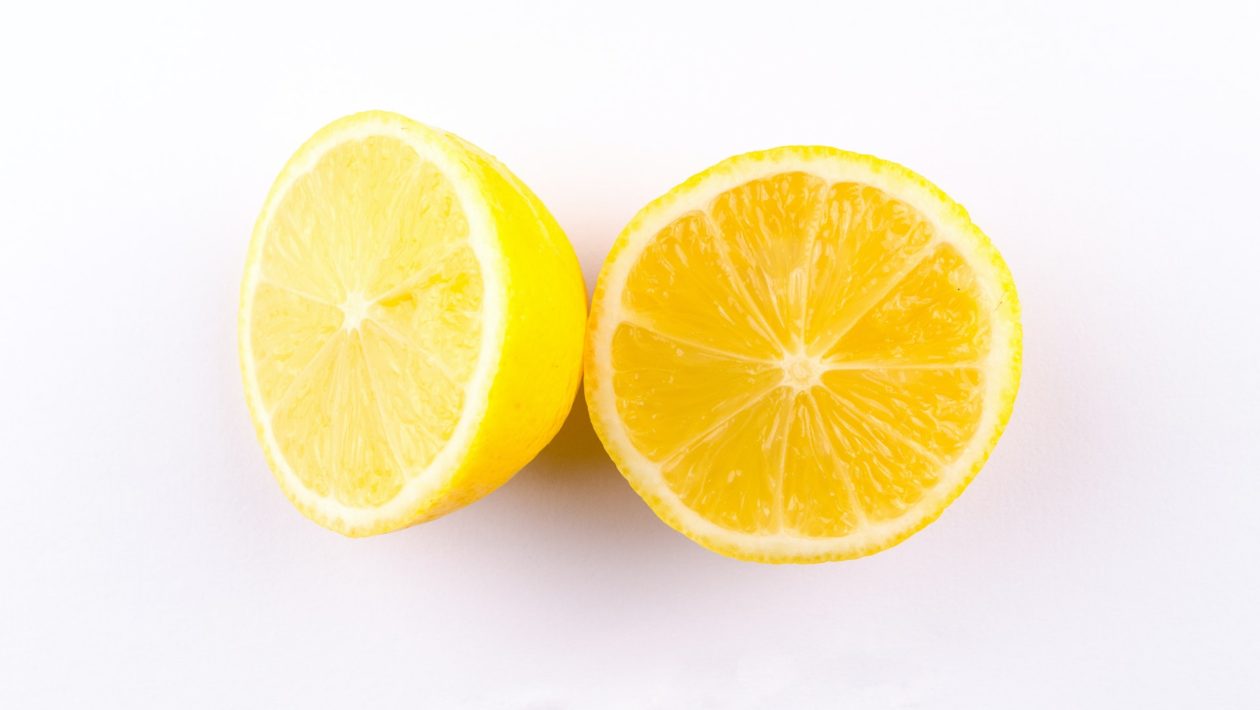 Top 10 Health Benefits of Drinking Lemon Water