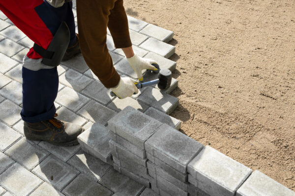 Glass paving blocks